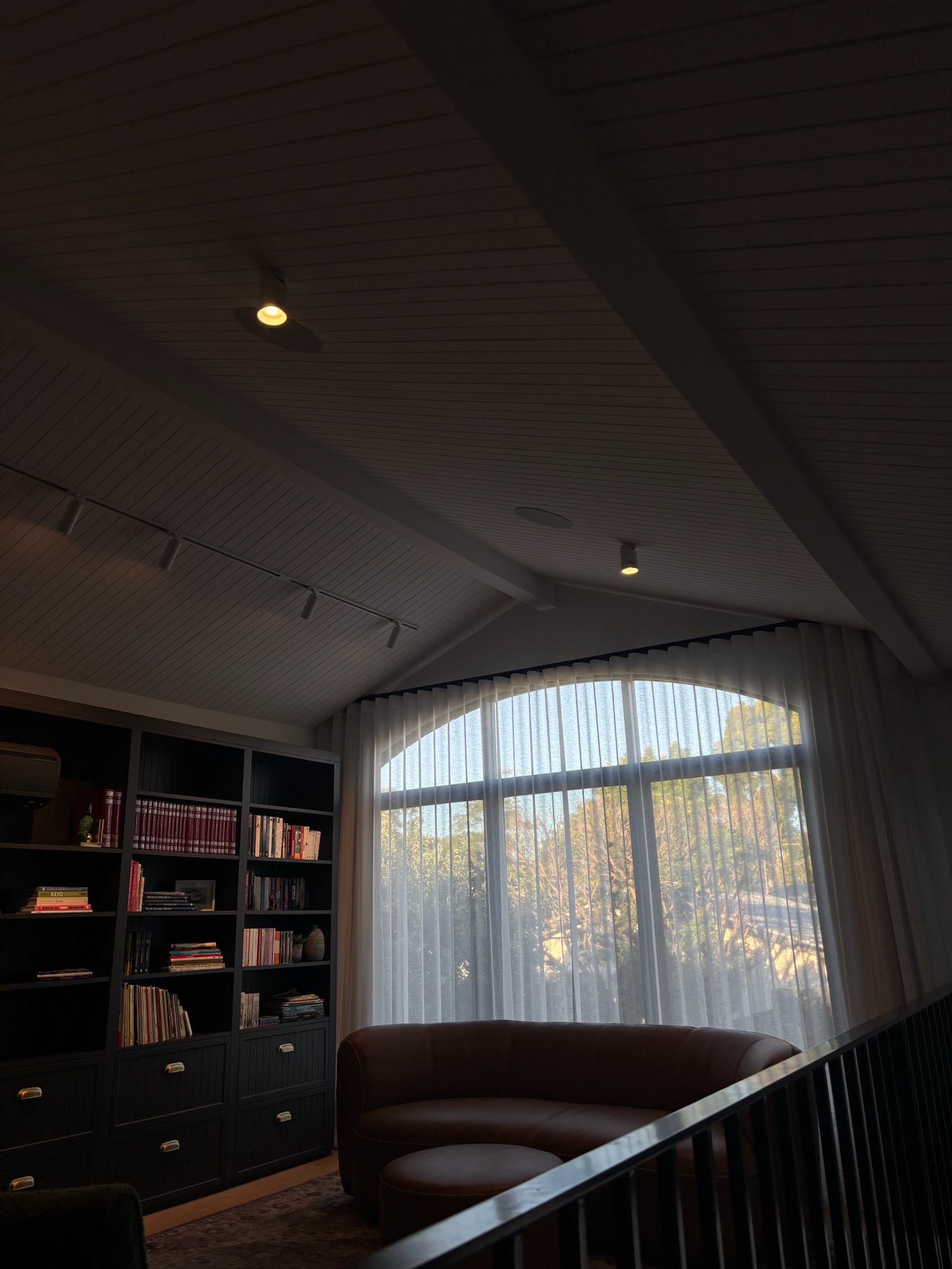 Mezzanine nook